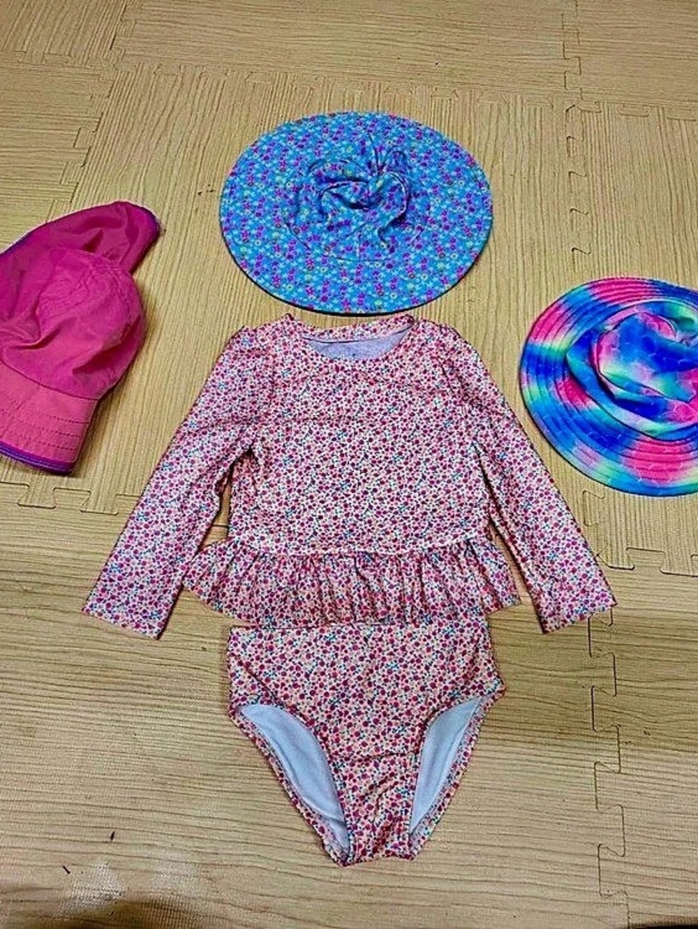 Baby girl lot bathing suit and hats 2T